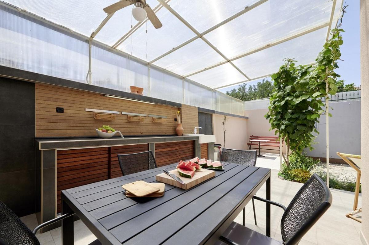 Smuketa In Trogir Haus Fuer 4 Personen Villa Exterior photo
