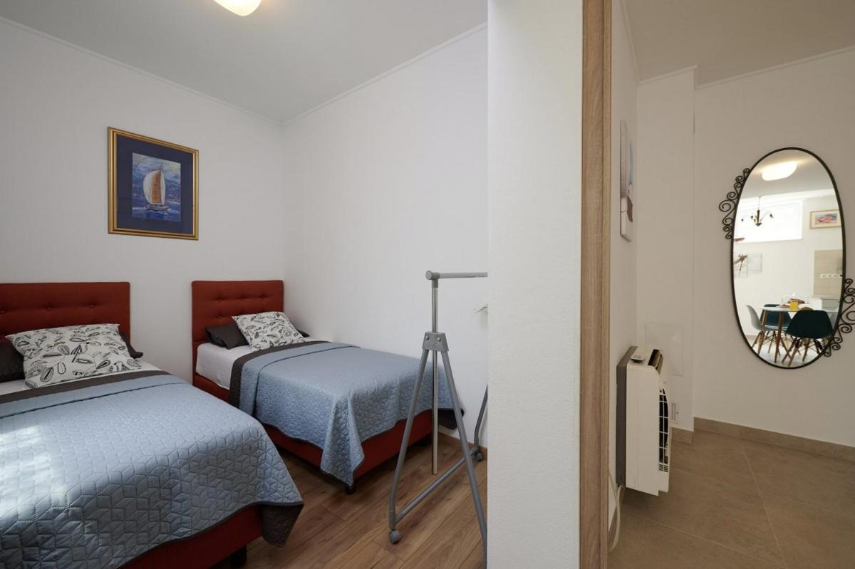 Smuketa In Trogir Haus Fuer 4 Personen Villa Exterior photo